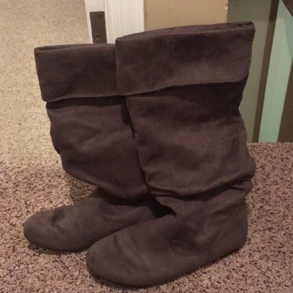 Suede boots - Picture 3 of 3